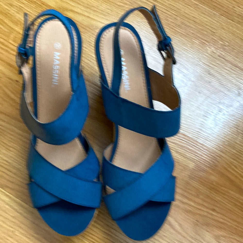 Mazzini Joplin”Blue Wedge Sandal. 10M